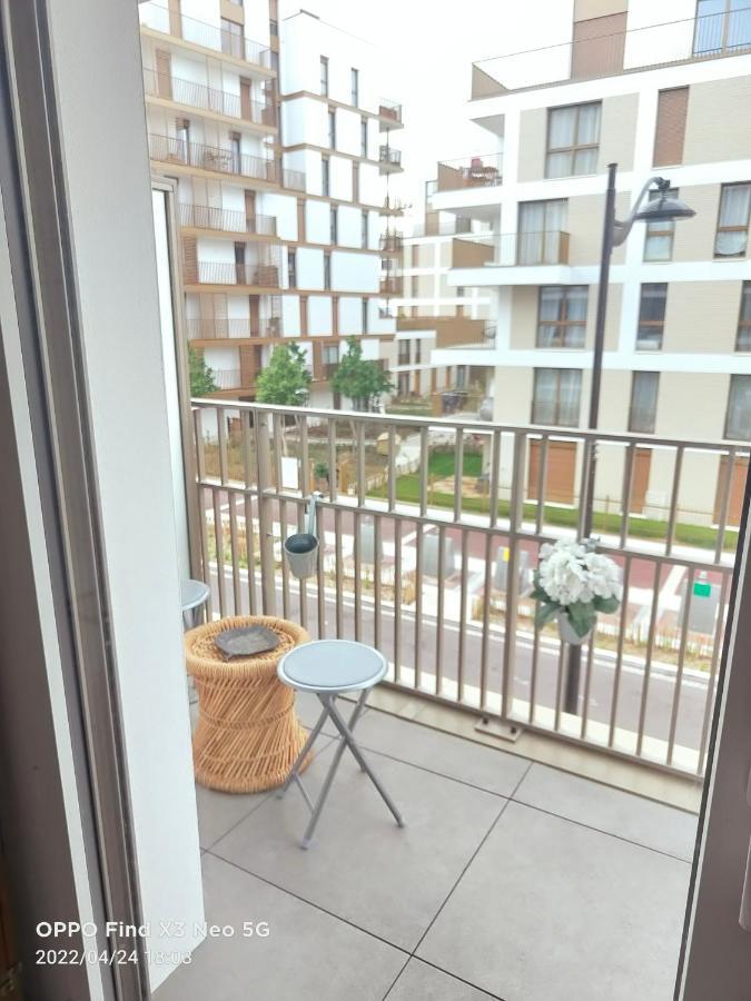 Studio Neuf Paris La Defense Metro 15 Rueil - Suresnes - Mont Valerien Exterior foto